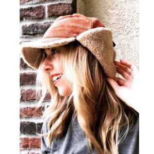 ‘GOOD OLE RUSS’ Corduroy and Fleece Trapper Hat